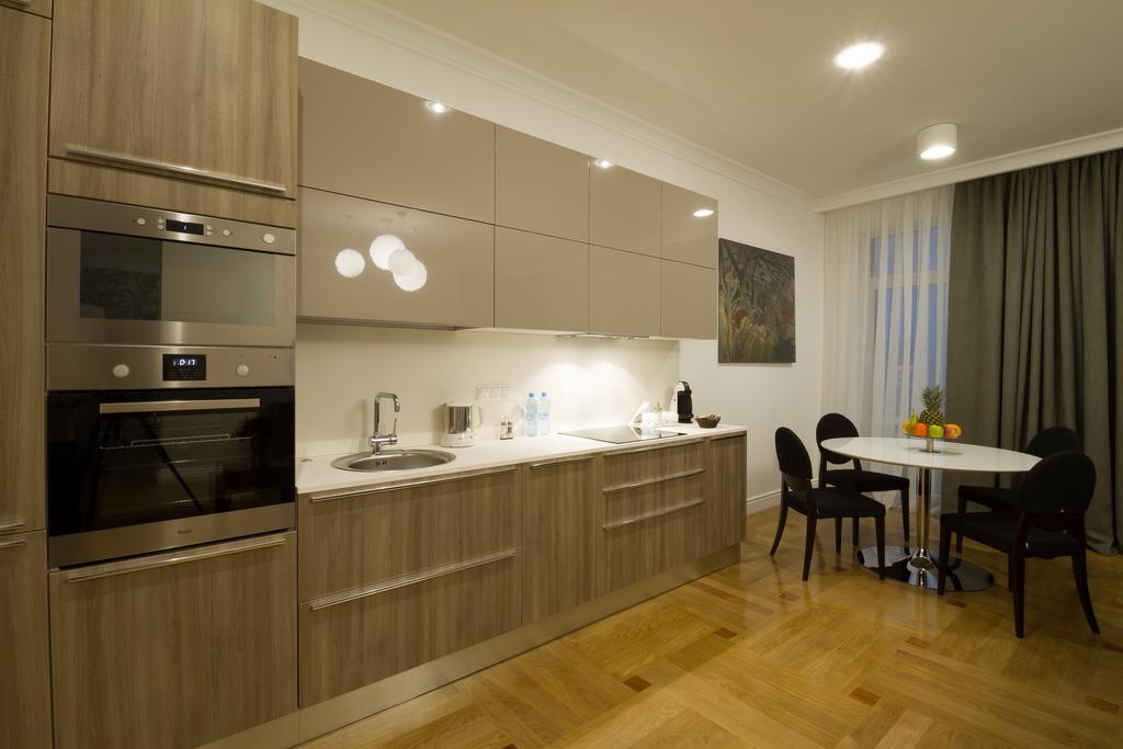Cityhotel Apartments Kyiv Quarto foto